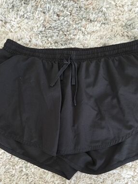 Old Navy Black Women's Layered Running Shorts with Drawstring Waist